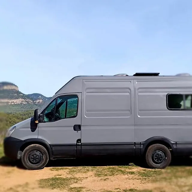 Camper 2 Enjoy Iveco-Cadaqus