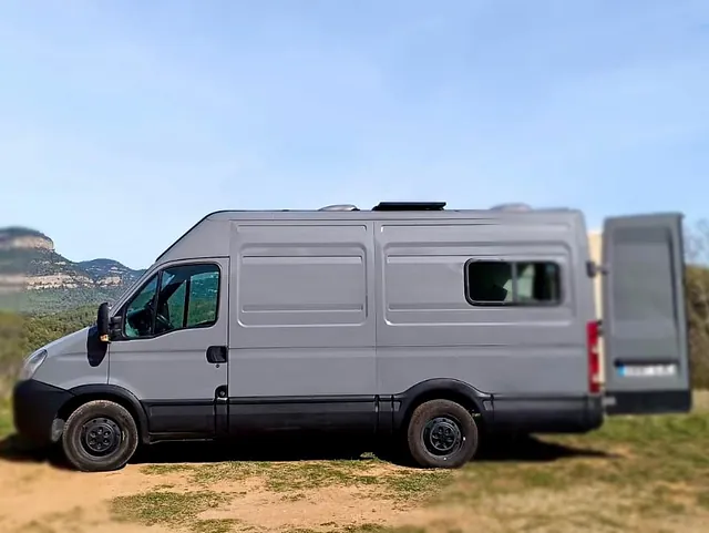 Camper 2 Enjoy Iveco-Cadaqus