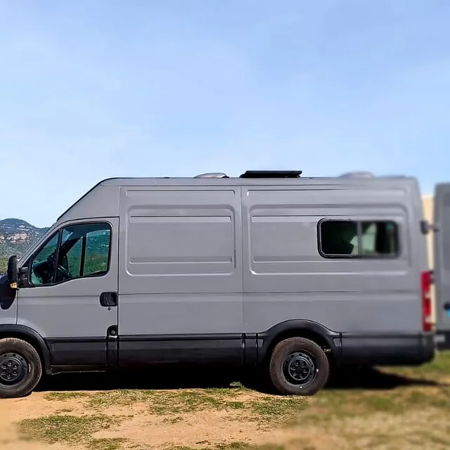 Camper 2 Enjoy Iveco-Cadaqus